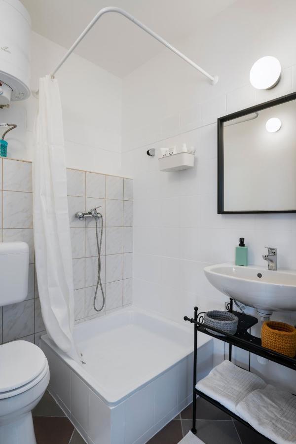 Bella Ciao Apartment บาดัคชอยโตมาย ภายนอก รูปภาพ